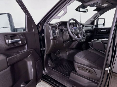 Used 2025 Chevrolet Silverado 2500 Custom w/ Custom Value Package AWD/4WD image 3