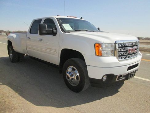 Used 2012 GMC Sierra 3500 Denali AWD/4WD image 4