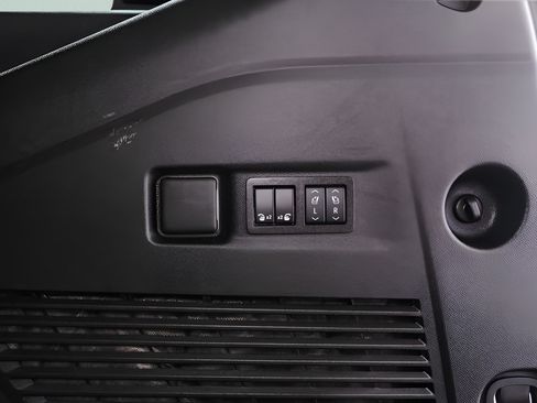 Used 2025 Chevrolet Suburban High Country AWD/4WD image 41