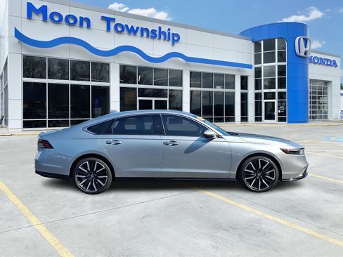 Used 2024 Honda Accord Touring image 7