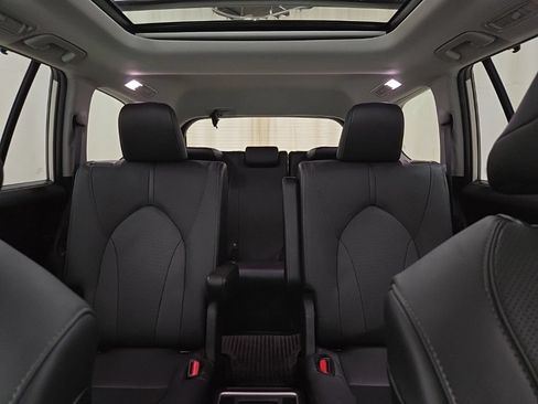 Used 2024 Toyota Grand Highlander AWD image 49