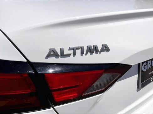 Used 2025 Nissan Altima 2.5 SR FWD image 30