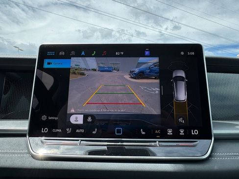 New 2025 Volkswagen Tiguan SE image 24