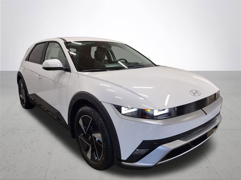 New 2026 Hyundai Ioniq 5 SEL image 4