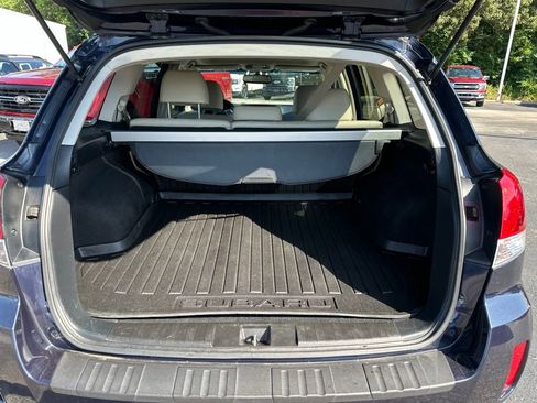 Used 2013 Subaru Outback 2.5i Limited AWD/4WD image 11