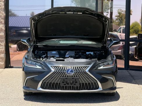 Used 2021 Lexus ES 300h Ultra Luxury w/ Accessory Package 2 FWD image 21