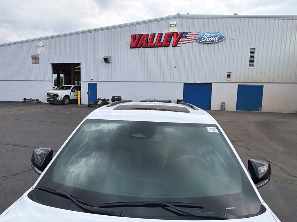 Used 2024 Jeep Grand Cherokee Altitude AWD/4WD image 18