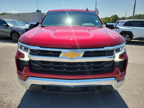 Used 2024 Chevrolet Silverado 1500 LT AWD/4WD image 2