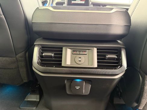 New 2025 Ford F150 Lightning Platinum image 27