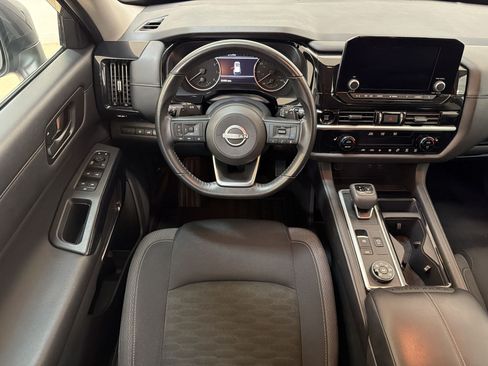 Used 2025 Nissan Pathfinder SV AWD/4WD image 27