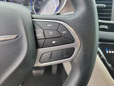 Used 2021 Chrysler Voyager Lxi FWD image 19