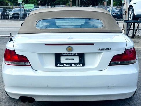 Used 2011 BMW 128i Convertible image 4