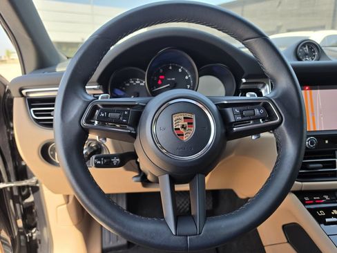 Used 2023 Porsche Macan AWD/4WD image 25