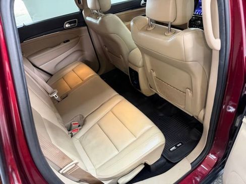 Used 2019 Jeep Grand Cherokee Limited image 32