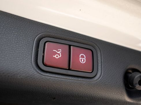 Used 2022 Mercedes-Benz E 350 4MATIC Sedan image 36