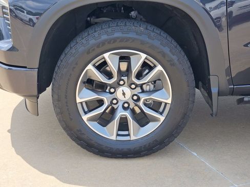 Used 2024 Chevrolet Silverado 1500 RST AWD/4WD image 17