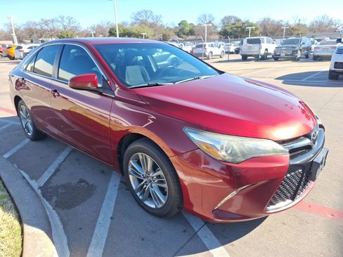 Used 2017 Toyota Camry SE image 8