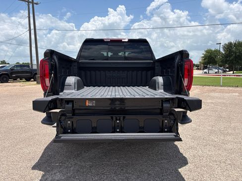 New 2026 GMC Sierra 1500 SLT AWD/4WD image 32
