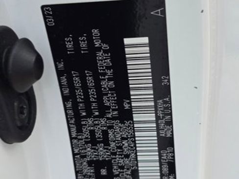 Used 2023 Toyota Sienna XLE FWD image 16