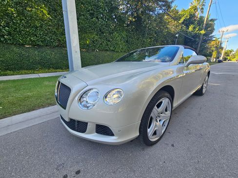 Used 2014 Bentley Continental GT image 38