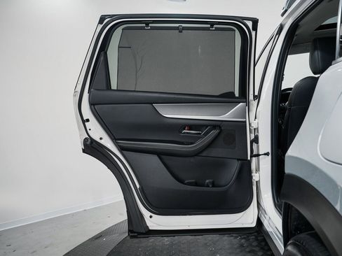 Used 2024 MAZDA CX-90 3.3 Turbo w/ Preferred Plus image 15