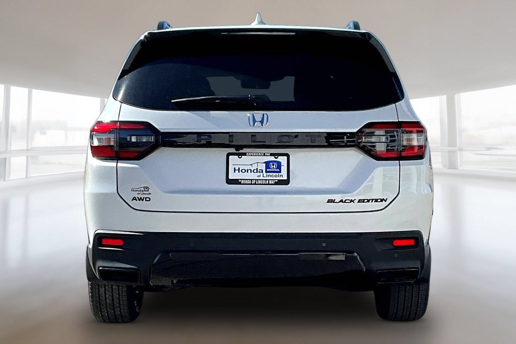 New 2026 Honda Pilot Black Edition image 4