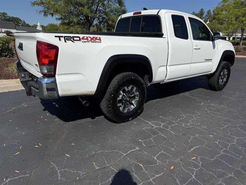Used 2017 Toyota Tacoma TRD Off-Road w/ Tow Package AWD/4WD image 7