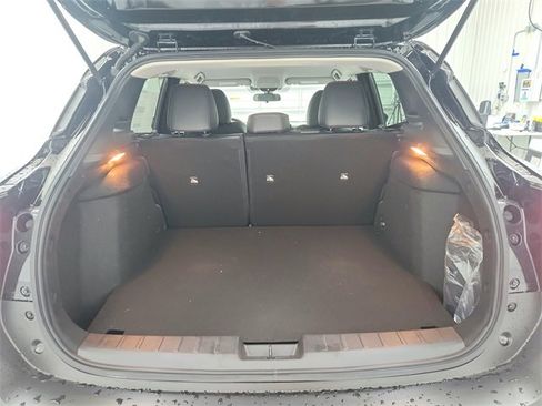 New 2025 Nissan Kicks SR image 36