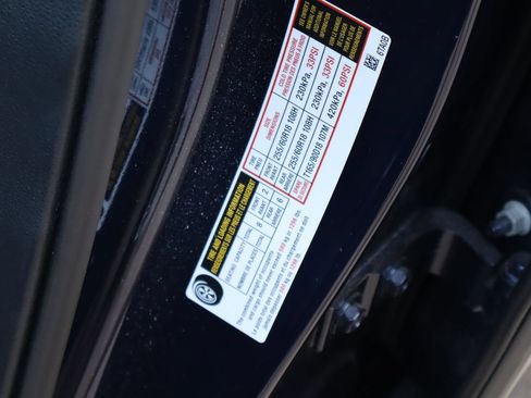 Used 2024 Nissan Pathfinder SV FWD image 32