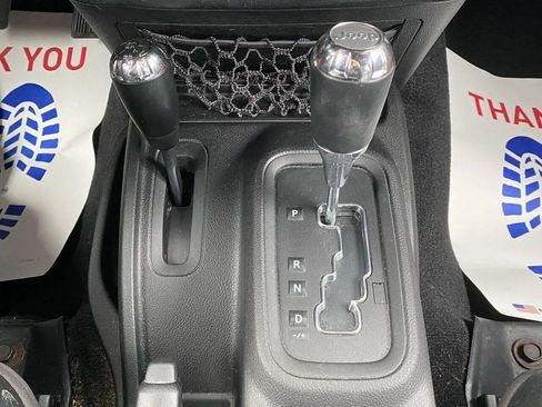 Used 2013 Jeep Wrangler Unlimited Sahara AWD/4WD image 21