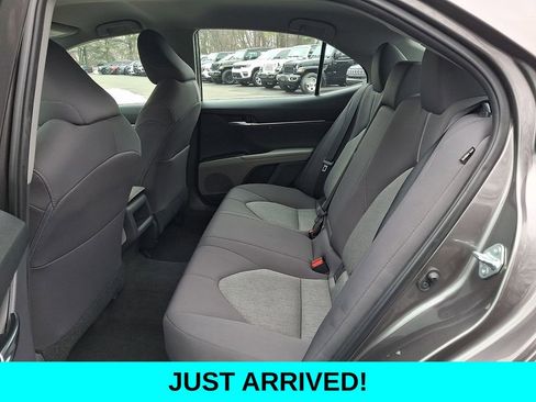 Used 2021 Toyota Camry LE w/ Convenience Package image 10