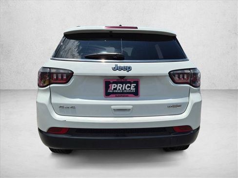 Used 2024 Jeep Compass Latitude AWD/4WD image 7