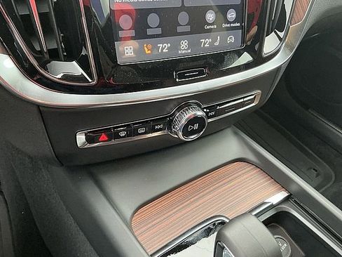 New 2026 Volvo V60 B5 Cross Country Plus w/ Climate Package image 19