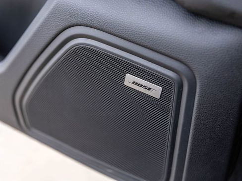 Used 2021 Porsche Macan AWD/4WD image 43