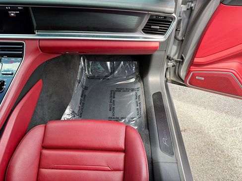 Used 2019 Porsche Panamera GTS AWD/4WD image 17
