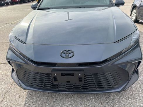 Used 2026 Toyota Camry SE w/ Convenience Package image 2