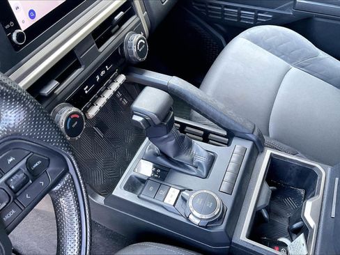 Used 2024 Toyota Tacoma SR5 AWD/4WD image 15