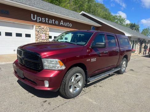 Used 2016 RAM 1500 Express AWD/4WD image 1
