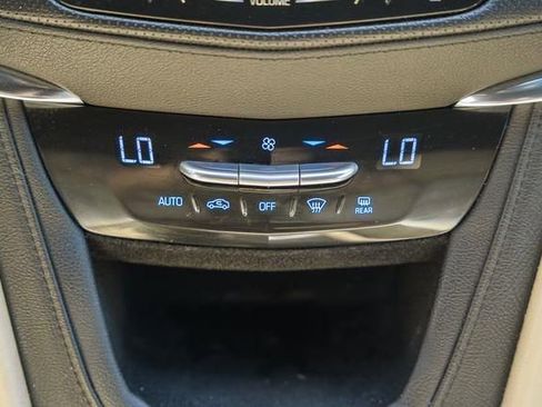 Used 2017 Cadillac XT5 FWD image 21