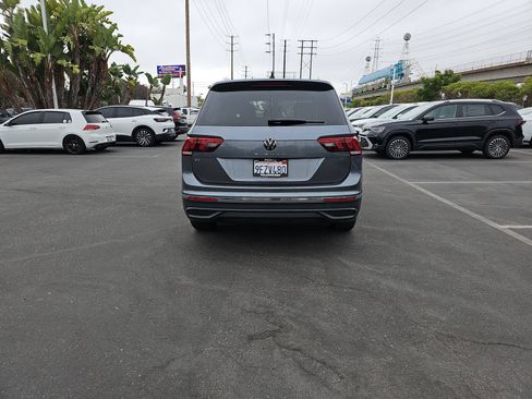 Used 2023 Volkswagen Tiguan SE FWD image 6