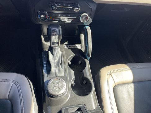 Used 2023 Ford Bronco Wildtrak image 41