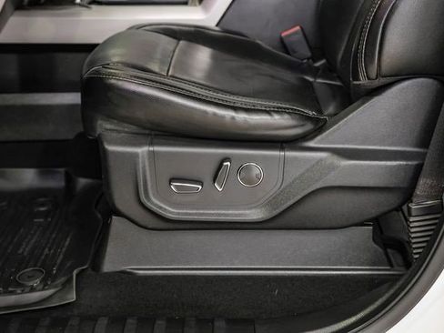 Used 2019 Ford F250 Lariat w/ Lariat Value Package image 32