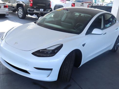 Used 2023 Tesla Model 3 Standard Range RWD image 9