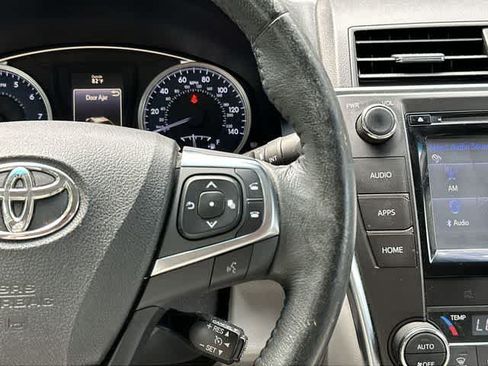Used 2015 Toyota Camry XLE w/ Convenience Package FWD image 9