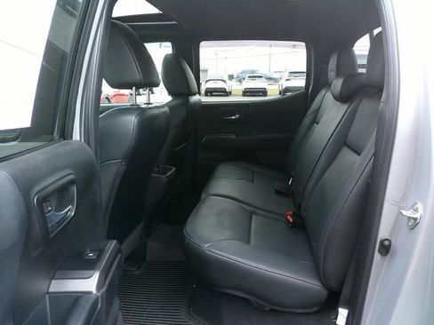 Used 2021 Toyota Tacoma TRD Sport w/ TRD Premium Sport Package AWD/4WD image 29
