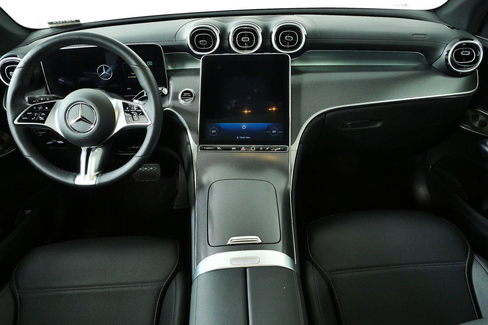 Used 2024 Mercedes-Benz GLC 300 4MATIC image 16