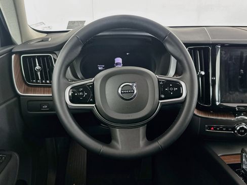 Used 2023 Volvo XC60 B5 Plus w/ Climate Package AWD/4WD image 18