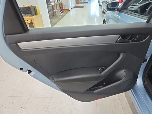 Used 2013 Volkswagen Passat 2.5 S FWD image 13