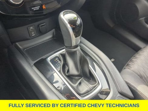 Used 2017 Nissan Rogue SV FWD image 33