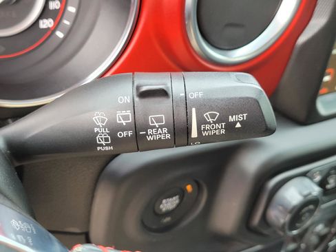 Used 2019 Jeep Wrangler Unlimited Rubicon AWD/4WD image 32